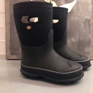 Bogs Boots size Kids 9